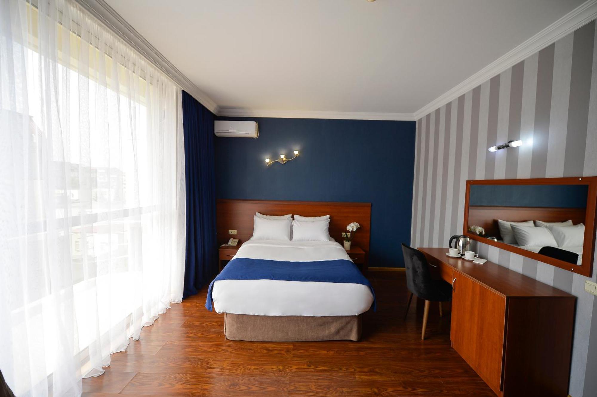 Aura Boutique Hotel Batum Dış mekan fotoğraf