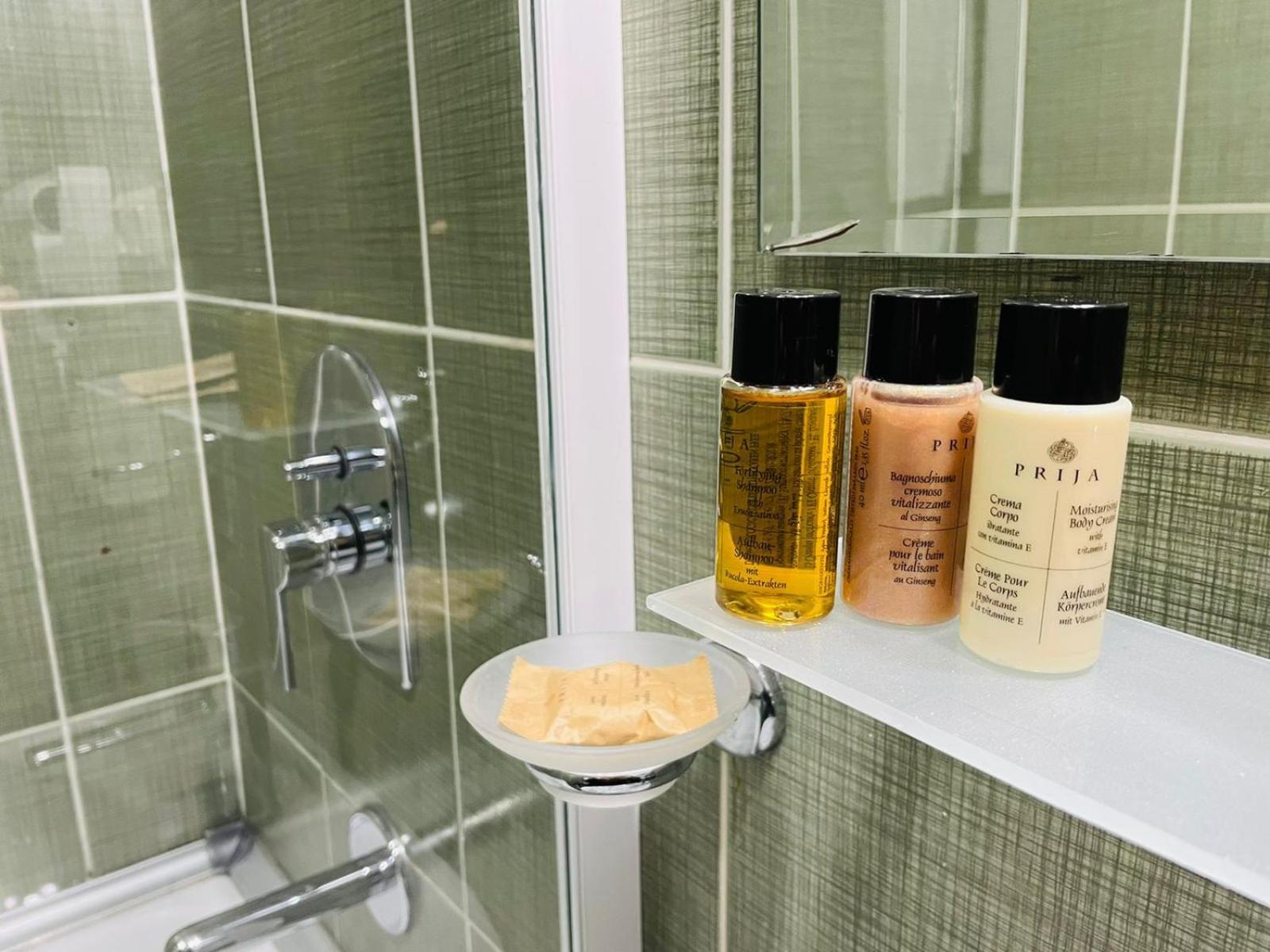 Aura Boutique Hotel Batum Oda fotoğraf